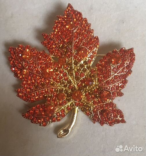 Брошь Кленовый лист