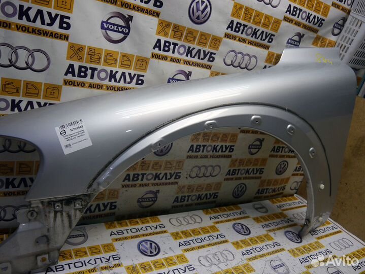 Крыло переднее левое Вольво XC70 серебро