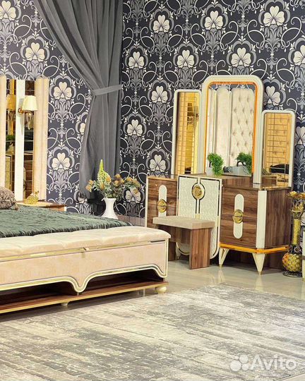 Спальный гарнитур