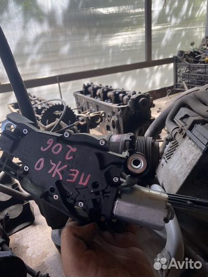 Peugeot 206 задний дворник универсал