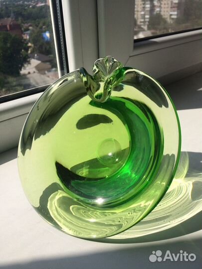 Статуэтка. Ваза цветное стекло