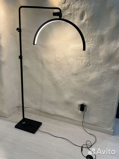 Кольцевая лампа луна бестеневая