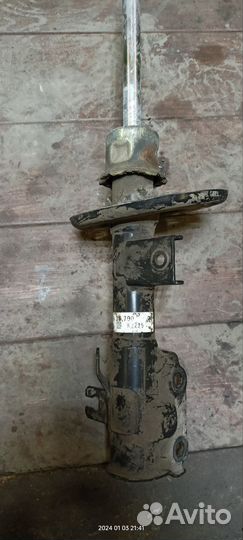 Амортизаторы передние