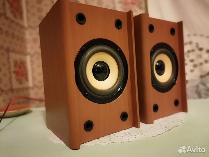 Колонки Sven, 4 Ом, 10 Ватт, тылы