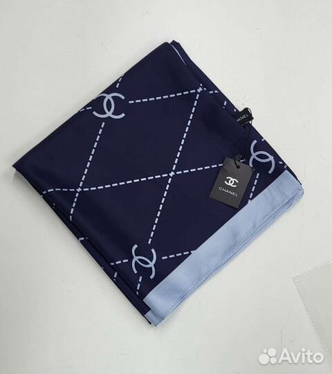 Плплаток Chanel Состав: шелк 100Размер: 90 см