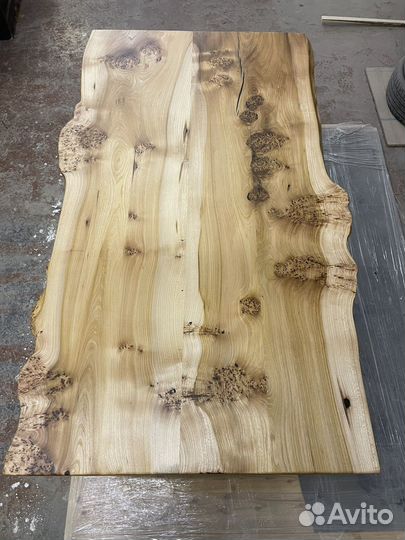 Стол обеденный из массива дерева