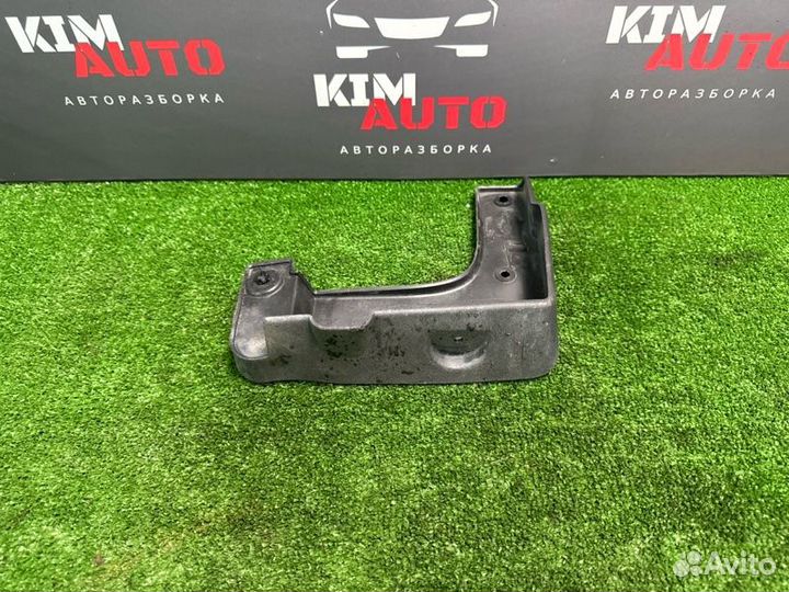 Брызговик передний правый Kia Cerato 4 Bd 2.0 G4NA