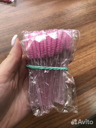 Щеточки для ресниц и бровей