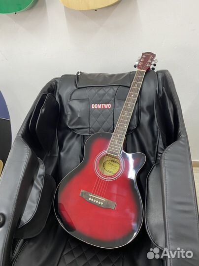 Акустическая гитара Elitaro красная