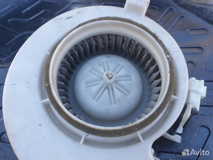 Вентилятор охлаждения батареи Lexus GS 450H Hibrid