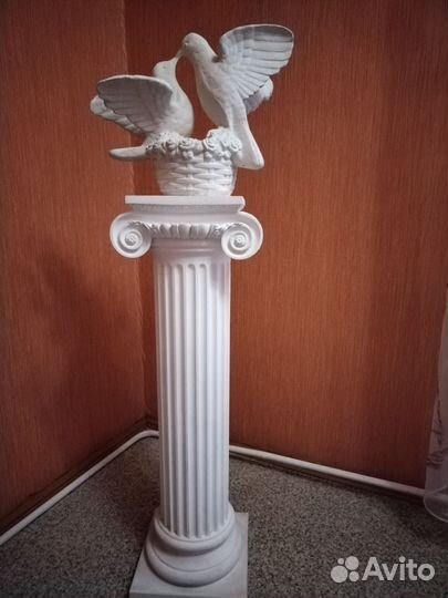 Статуя из гипса Голуби