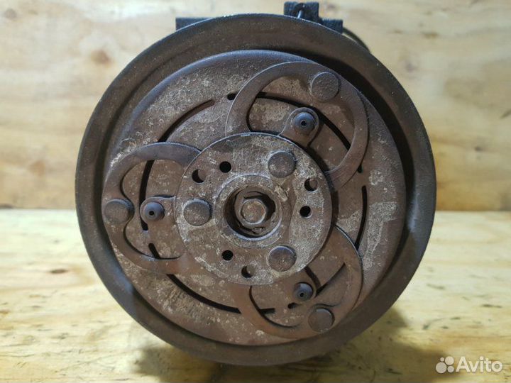 Компрессор кондиционера Nissan Vanette SK82TN F8