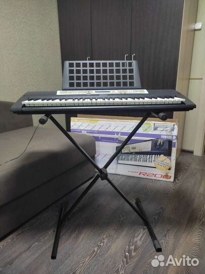 Синтезатор yamaha psr r200