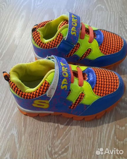 Кроссовки детские