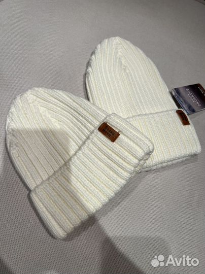 Две новые шапки