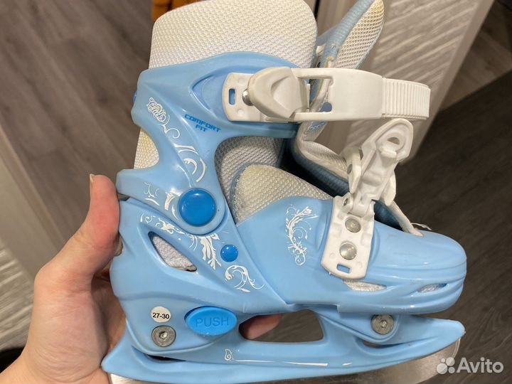 Продам коньки, цена у всех разная