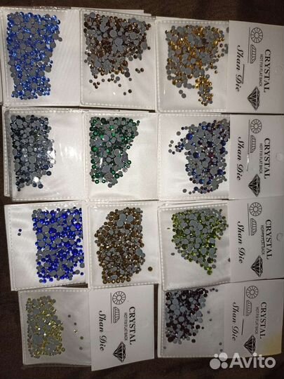 Продам украшения для ногтей