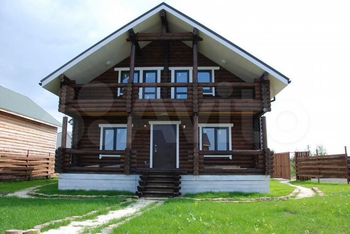 Дом 185 м² на участке 6 сот.