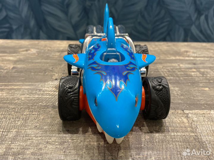 Hot wheels машинка