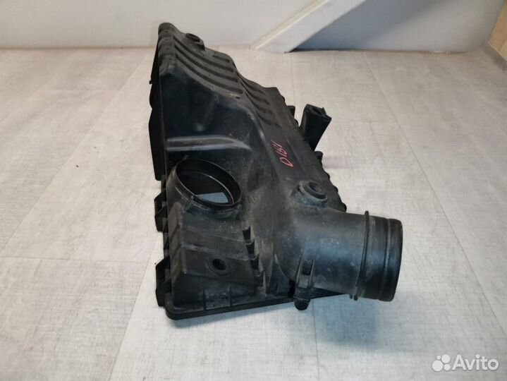 Корпус воздушного фильтра Volkswagen Golf 5 1.4
