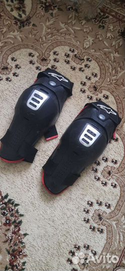 Наколенники