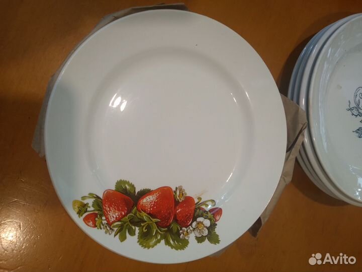 Тарелки блюдца