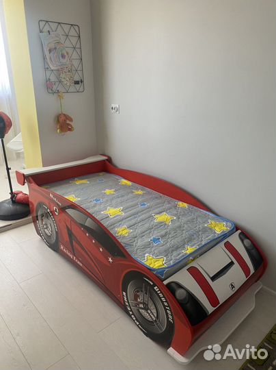 Детская кровать машина с матрасом