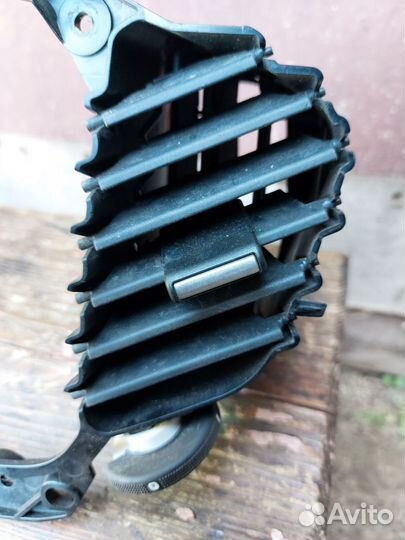 Центральные сопла, воздуховоды Лада Веста