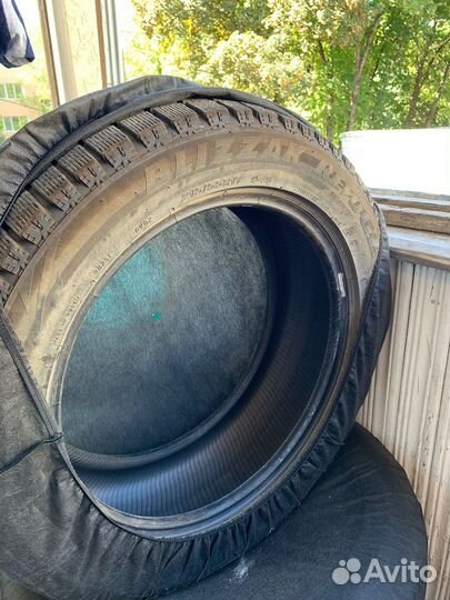 Bridgestone Blizzak Revo GZ 215/55 R17