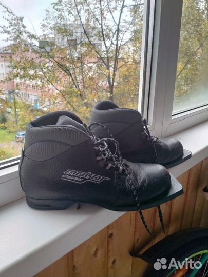 Лыжные ботинки