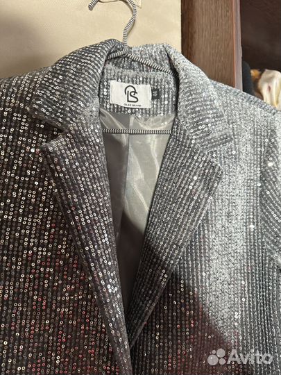 Пиджаки и жакеты женские 44-46