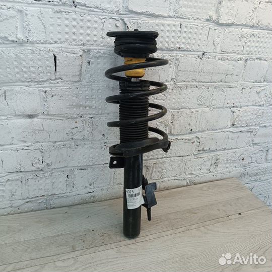 Стойка передняя правая Mazda 3 BL 1.6 Z6-VE 2009