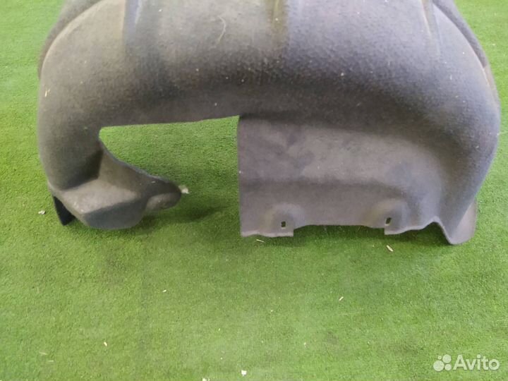 Подкрылок задний правый Volvo V70