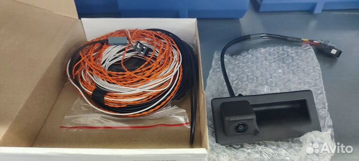 Камера заднего вида с омывателем, комплект Volkswa