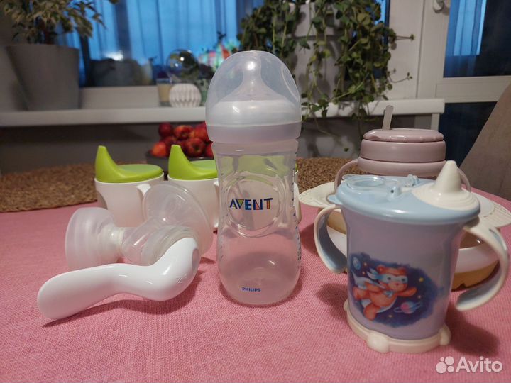 Молокоотсос avent ручной + детская посуда IKEA