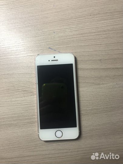 iPhone SE, 32 ГБ