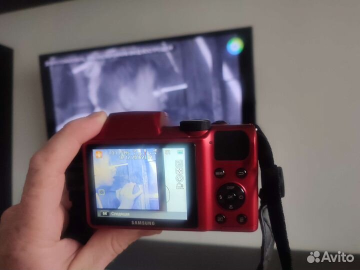 Зеркальный фотоаппарат Samsung WB100