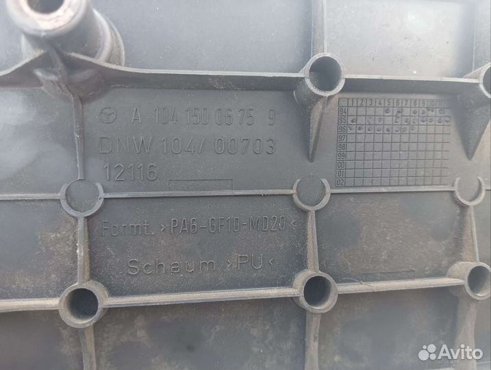 Крышка двигателя M104