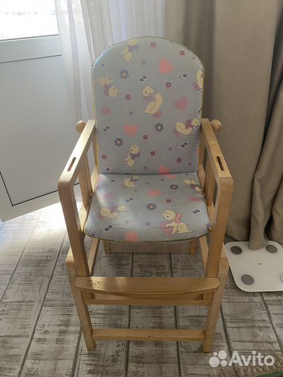 Детский столик и стульчик для кормления