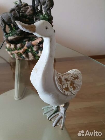 Статуэтка лебедь