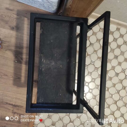 Подставка для мисок/стойка