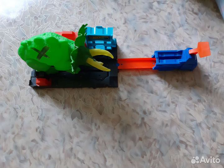 Трекhot Wheels Smashin Triceratops CBF 97