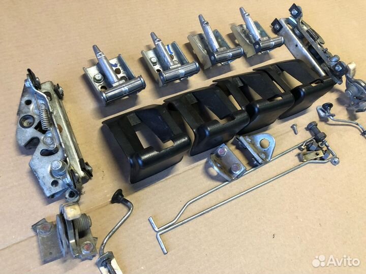 Крепления задних сидений W124 универсал