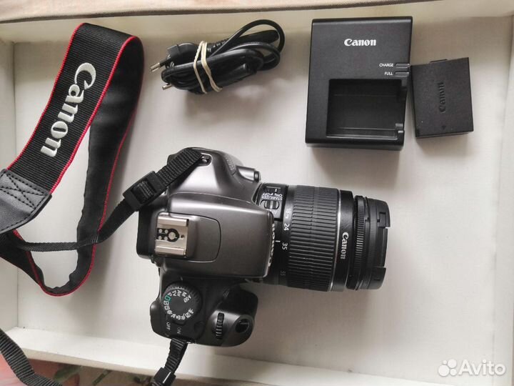 Зеркальная камера Canon EOS 1100D