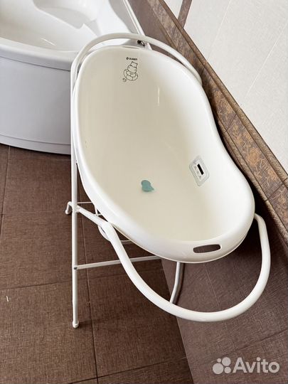 Детская ванночка для купания с подставкой