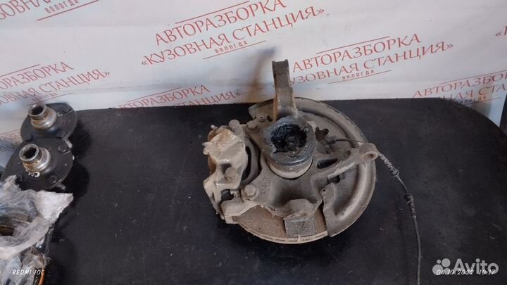 Кулак поворотный правый Renault Fluence