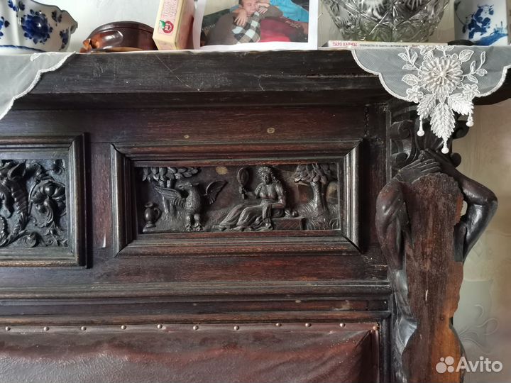 Фрески старинной мебели