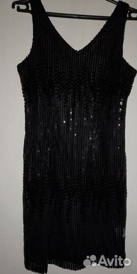 Платье с пайетками, новое, 42р