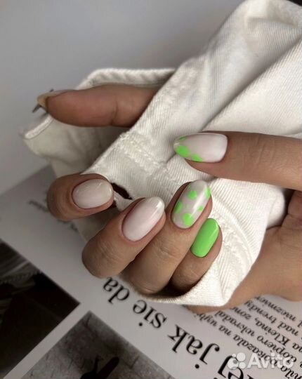 Маникюр и педикюр