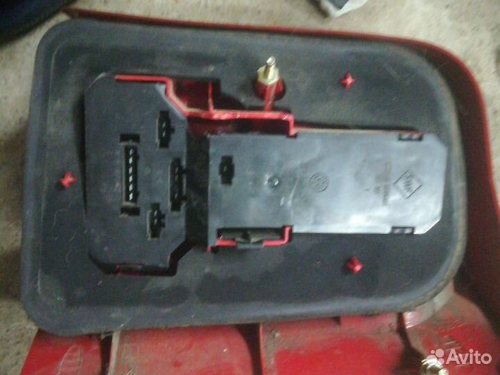 Задний левый фонарь VW Passat B5 1997-2000